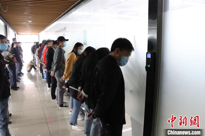 杭州股票配资平台_股票诈骗平台调查_杭州警方打击股票诈骗团伙